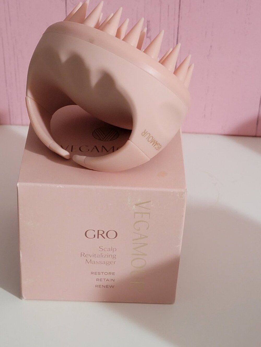 Vegamour GRO Scalp Revitalizing Massager - Picture 2 of 9